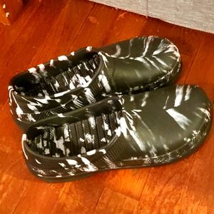 Kitchen non slick shoes brand new